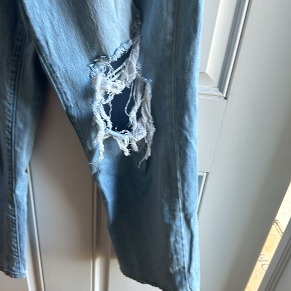 Universal Thread Ripped Jeans - Picture 4 of 7